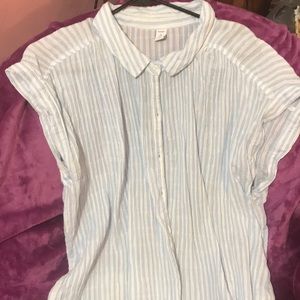 Short sleeve button down